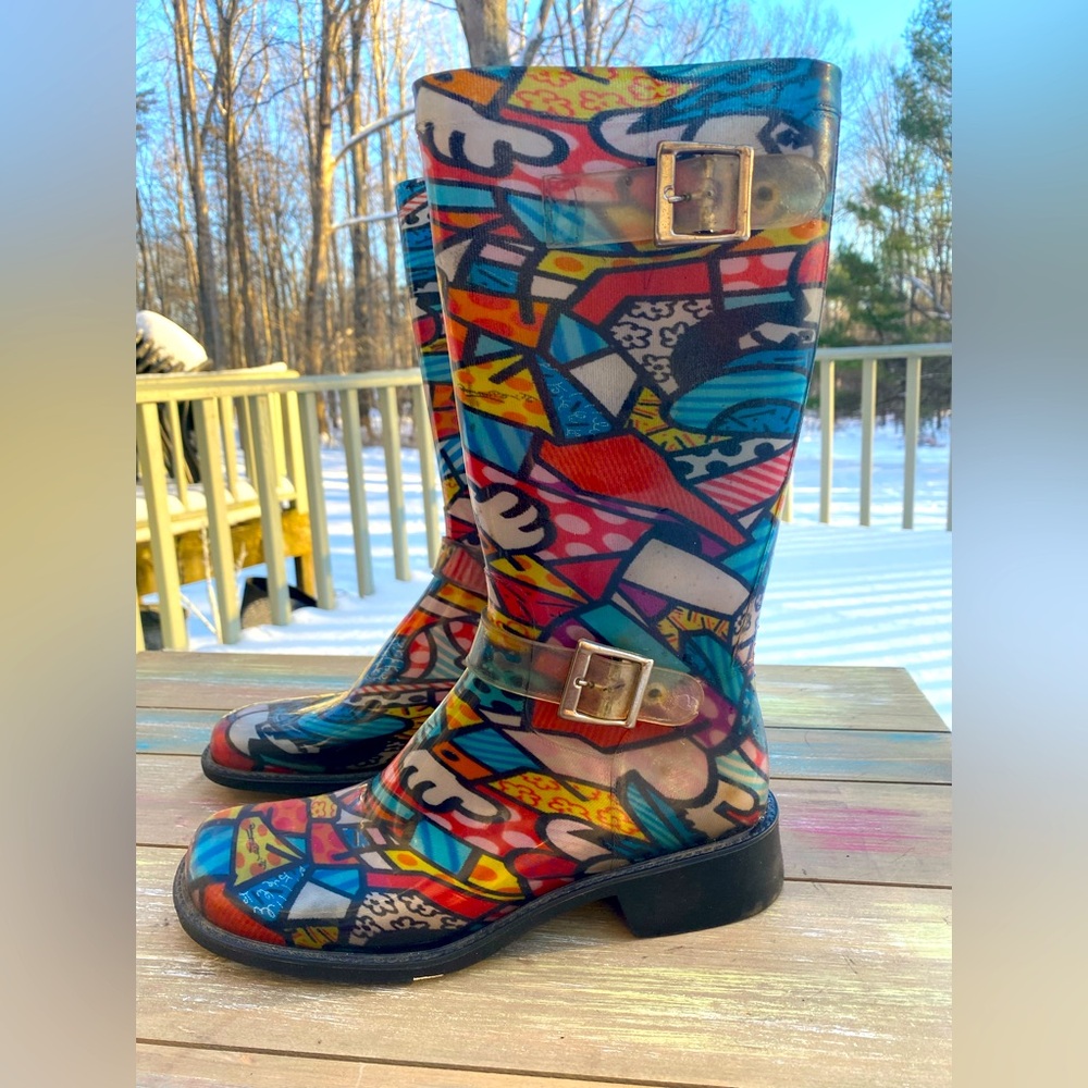 Donald J. Pliner rubber rainboots featuring a multicolored "stained glass" sz 8
